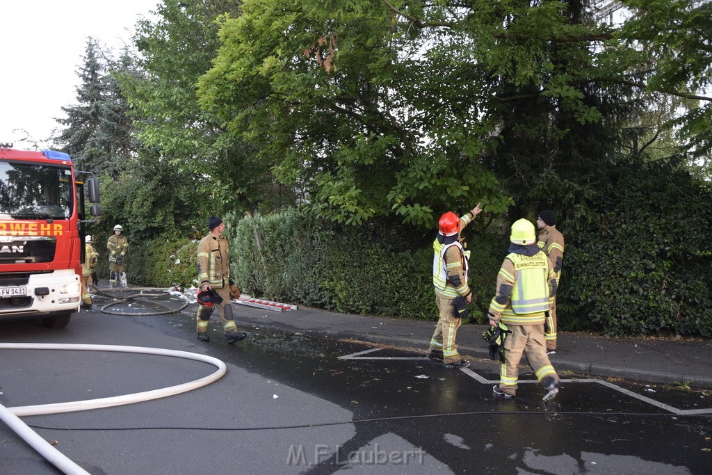 Grossfeuer Einfamilienhaus Siegburg Muehlengrabenstr P0816.JPG - Miklos Laubert